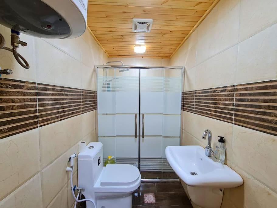 Atoom Lodge จีราช ภายนอก รูปภาพ