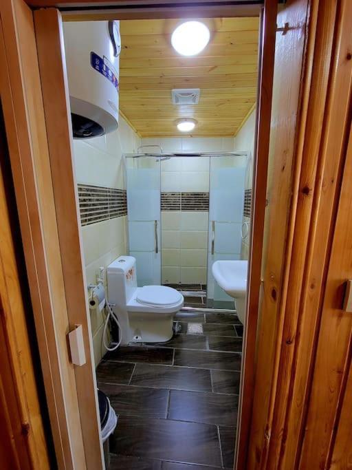 Atoom Lodge จีราช ภายนอก รูปภาพ